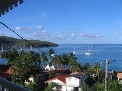 Maison à Grande Anse. Vue Caraïbe, plage à 60m.