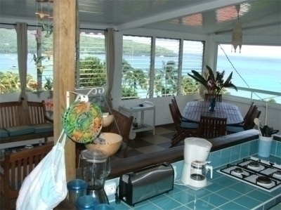Maison à Grande Anse. Vue Caraïbe, plage à 60m.