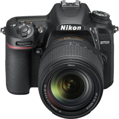Nikon D7500 + Objectif AF-S DX 18-140 mm f/3.5-5.6 G ED VR